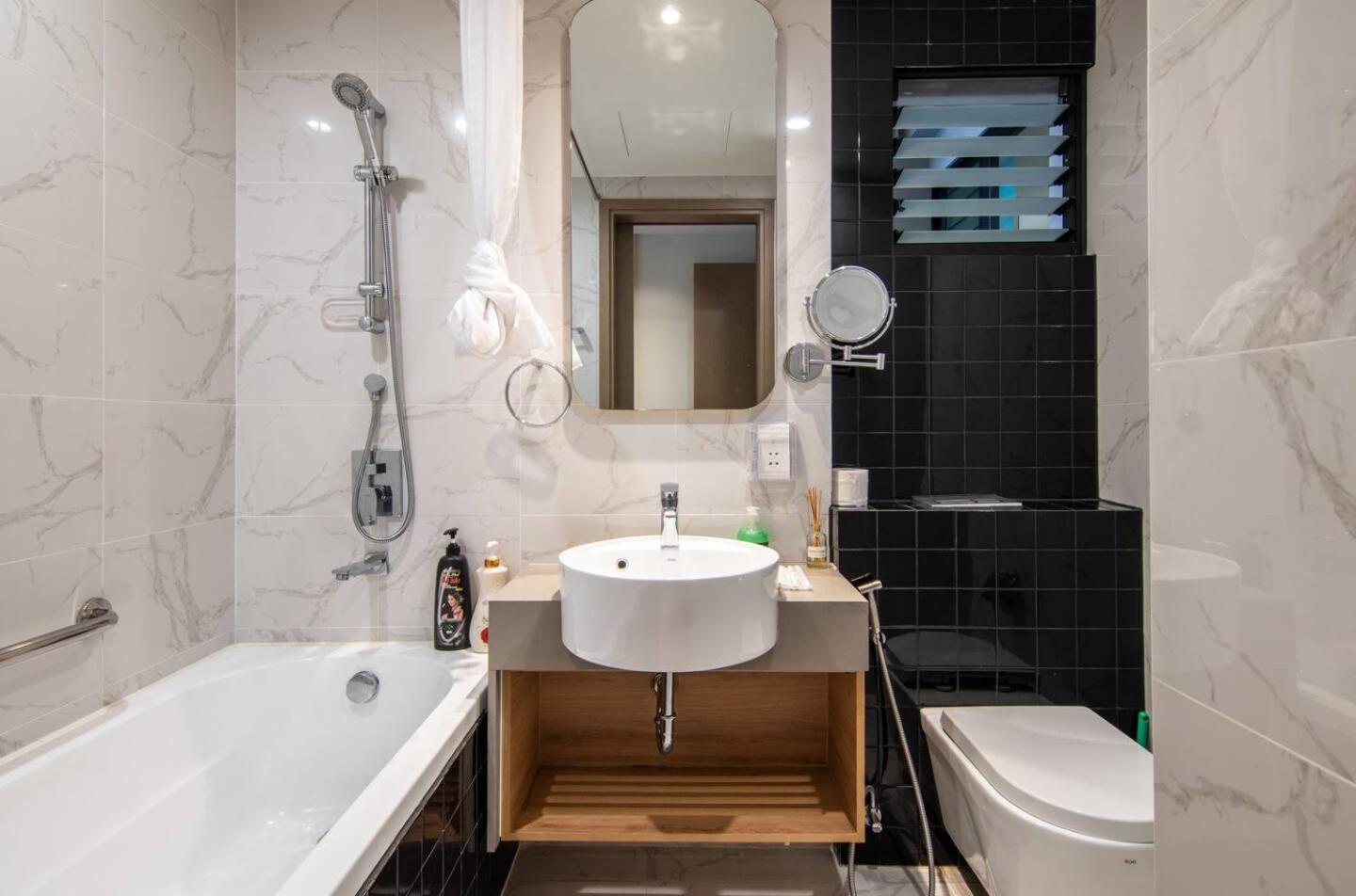 Luxury 2 Or 3Br Apartment In Dist 1 N Pool, Gym, Airport Pickup Ho Chi Minh Zewnętrze zdjęcie