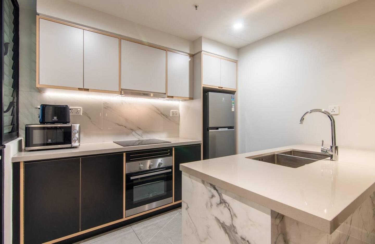 Luxury 2 Or 3Br Apartment In Dist 1 N Pool, Gym, Airport Pickup Ho Chi Minh Zewnętrze zdjęcie